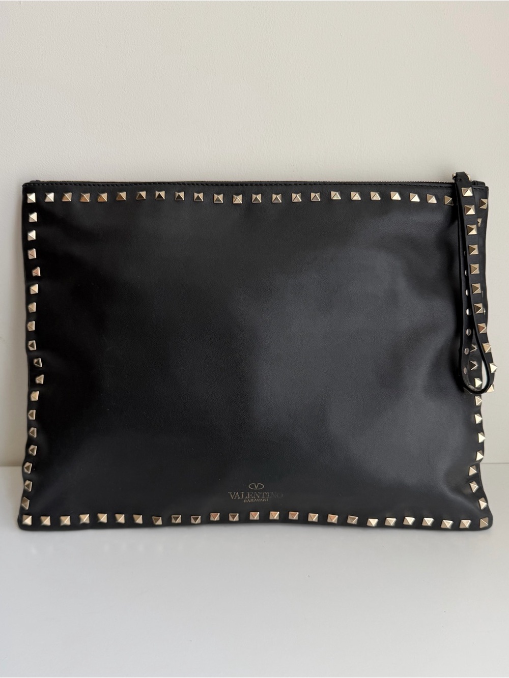 Authentic Valentino Garavani Rockstud Large Leather Clutch